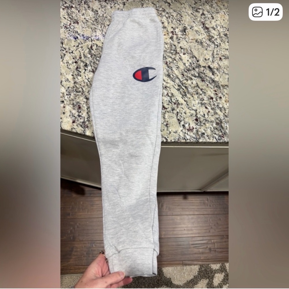 4 pairs of Champion athletic/sweat pants/joggers for youth. Girl or boy. Exc con - Picture 9 of 9